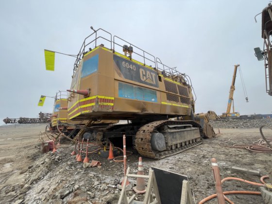 2013 Caterpillar 6040FS