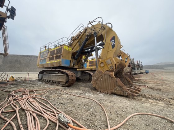 2013 Caterpillar 6040FS