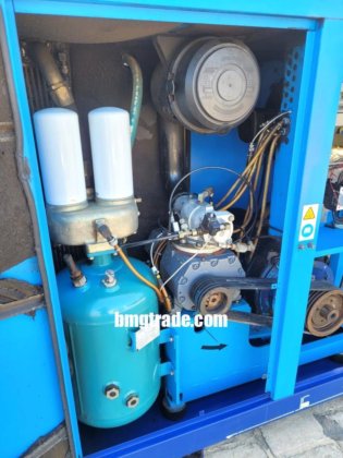 2004 CompAir L75-8 ロータリースクリューコンプレッサー