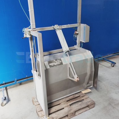 NIRO-TECH 猪用震耳欲聋箱