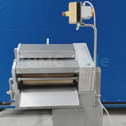 2016 SPOMASZニーディングマシン