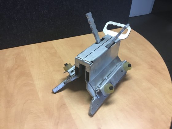 WNS 导向滑架与 RAS 管道封口机和管道拉链兼容