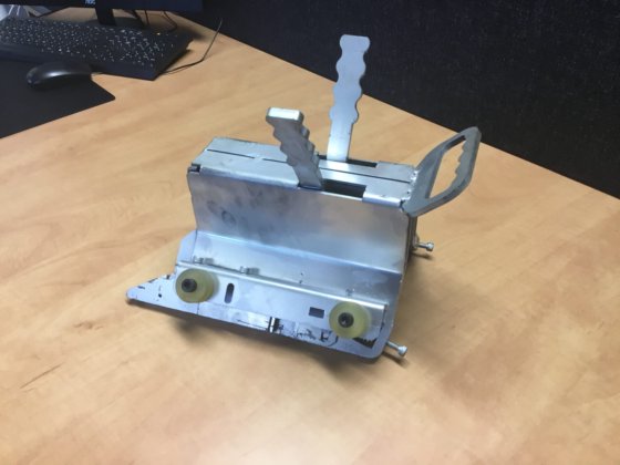 WNS 导向滑架与 RAS 管道封口机和管道拉链兼容