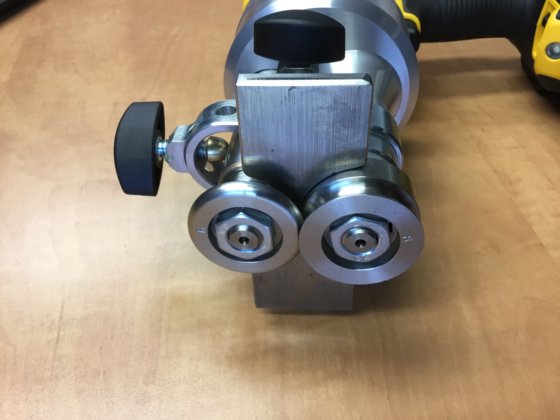 WNS バッテリー式スウェージングマシン