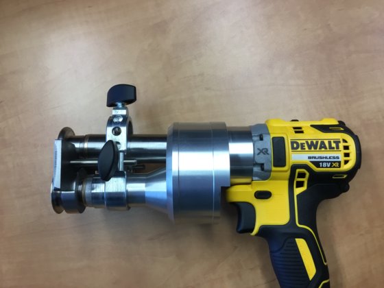 WNS バッテリー式スウェージングマシン