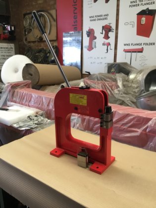 WNS 深喉式手动缩管机/拉伸器 208 毫米