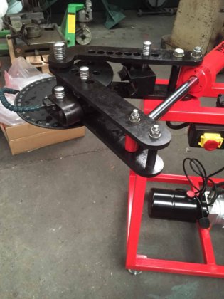 WNS油圧式パイプベンダー、3または4ダイ付き