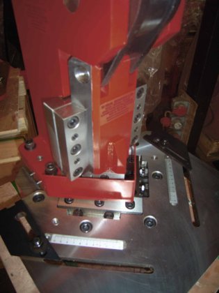 WNS ヘビーデューティーコーナーノッチャー 100mm