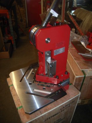 WNS ヘビーデューティーコーナーノッチャー 100mm