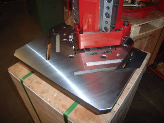 WNS ヘビーデューティーコーナーノッチャー 100mm