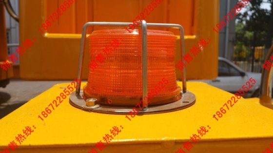 高空作业车警示灯