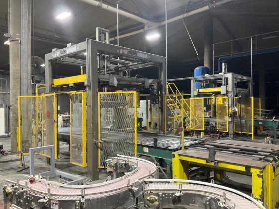 ITW MULLER 606 BFT OCTOPUS STRETCH WRAPPING MACHINE in Lancaster, OH, USA
