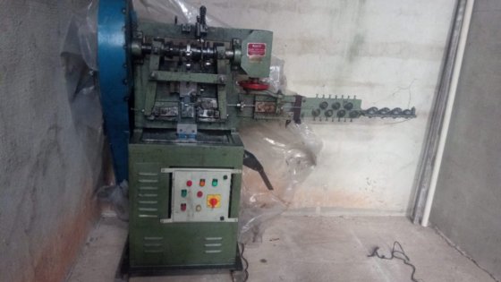 Manek Staple Machine
