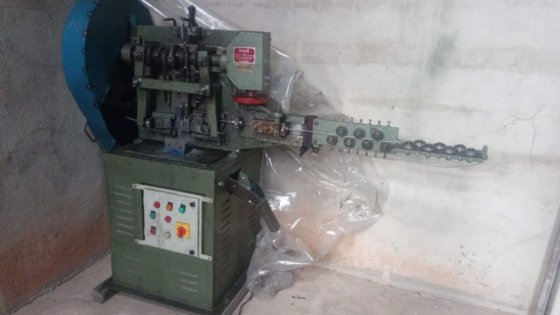 Manek Staple Machine