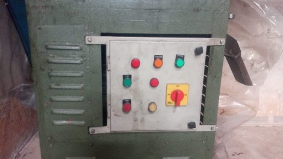 Manek Staple Machine