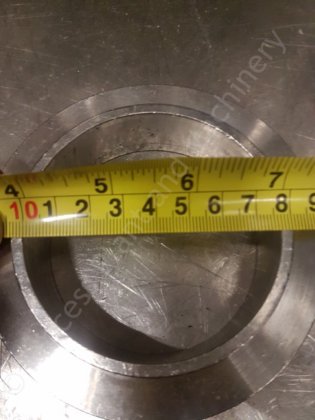 300 毫升和 600 毫升旋转式罐装灌装机，带热封器