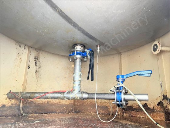 2000 35,000 升不锈钢隔热保温立式储罐，带内部线圈