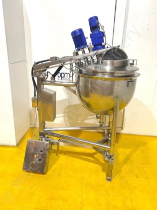 500 升不锈钢夹套罐（表面有刮痕）和高剪切混合器