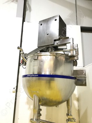 750 升 BCH 夹套罐，带顶部安装的全扫刮式表面搅拌器