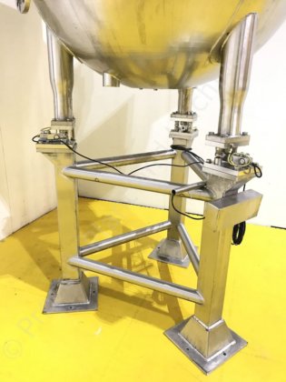 トップマウント型フルスイープスクレイプサー付き750L BCHジャケットタンク