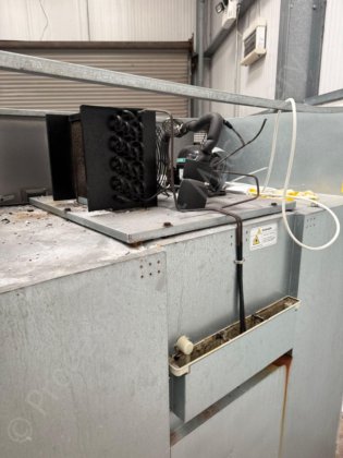 ポーラー・リフリゲーション U634 ツインドアステンレス製冷蔵庫