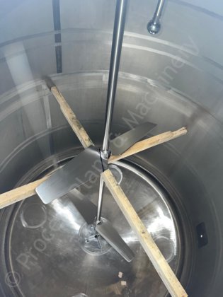 17,000 升不锈钢夹套罐，带多桨混合器