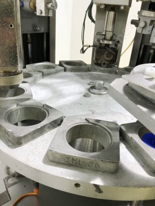 Brasholanda S.A 2502型带热封的旋转式锅/杯灌装机