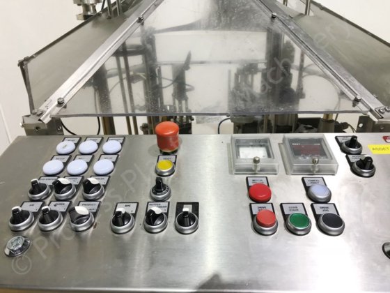 Brasholanda S.A 2502型带热封的旋转式锅/杯灌装机