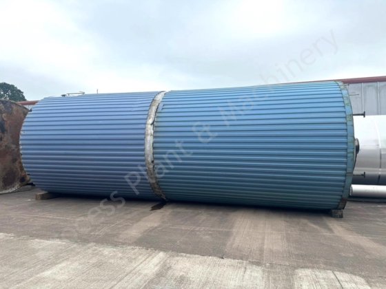 84,000 升不锈钢保温包覆液体储存筒仓