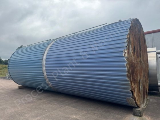 84,000 升不锈钢保温包覆液体储存筒仓