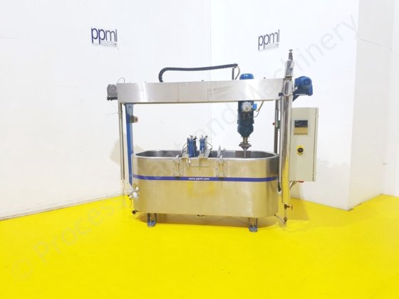 500升不锈钢夹套式奶酪罐，带集成压榨系统