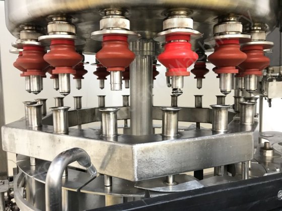 道森18头灌装机，集成6头封盖机