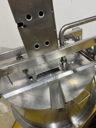 750 升夹套式刮削表面混合罐,配有 Silverson 直列式高剪切混合器