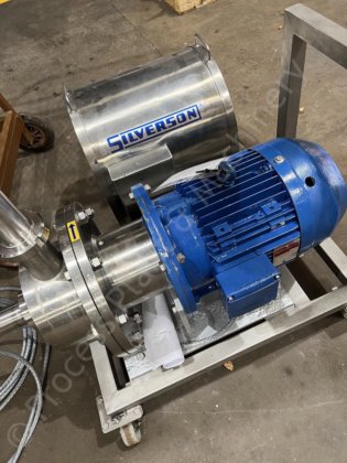 750 升夹套式刮削表面混合罐,配有 Silverson 直列式高剪切混合器