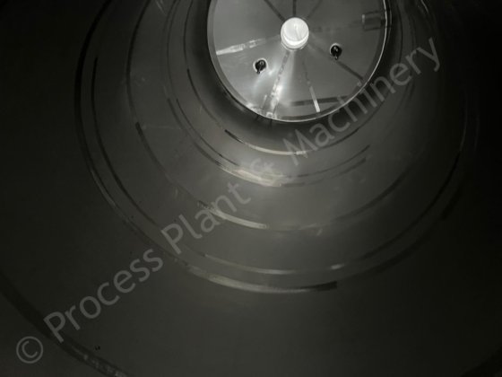 60,000 升不锈钢隔热包覆储液罐