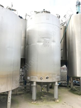 10,000升不锈钢保温罐，带顶部多桨搅拌器