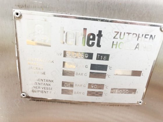 10,000升不锈钢保温罐，带顶部多桨搅拌器