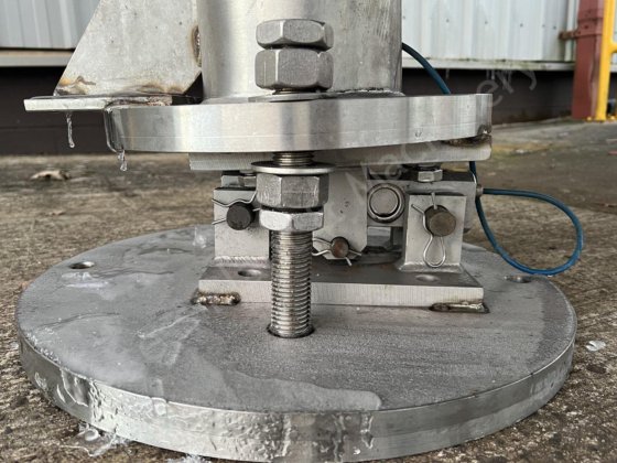 25,000 升不锈钢夹套保温箱