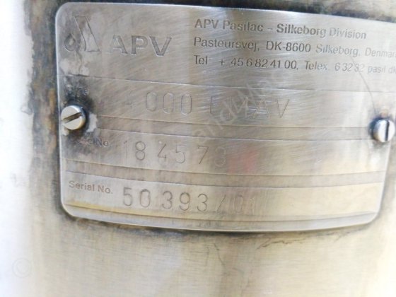 5,000L APV ステンレス製断熱縦型ホールディングタンク