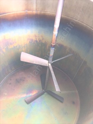 2,500Lステンレス製断熱タンクとトップマウント型マルチパドルミキサー