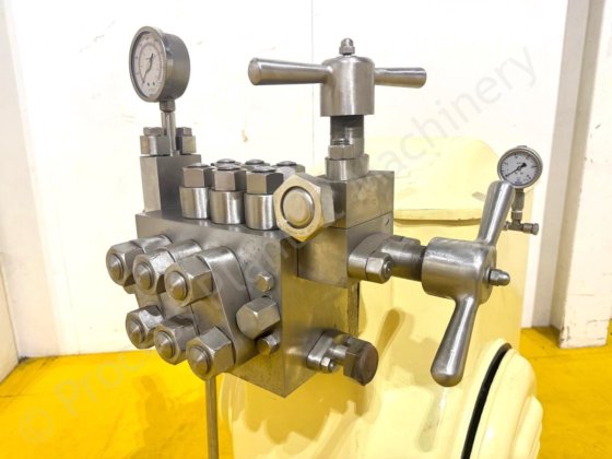 APVゴーリンK3-5BS型ホモジナイザー