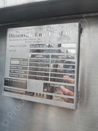 35,000 升不锈钢保温奶油罐，带侧入式搅拌机