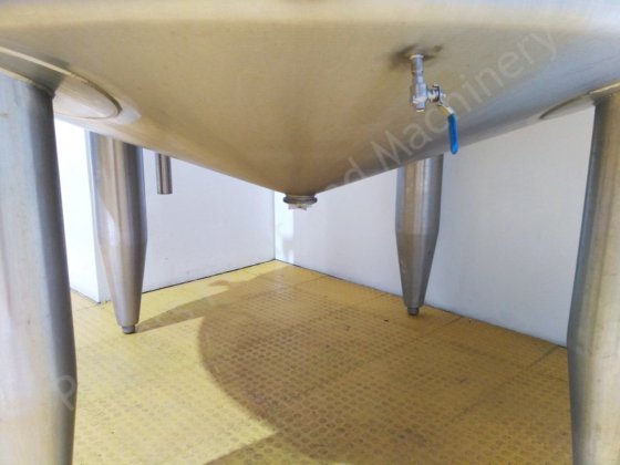 3,500リットル APV ステンレス製シングルスキン ホールディングタンク