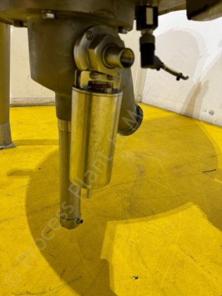 1,000 升 Giusti 夹套罐,表面刮削式过度混合,底部高剪切