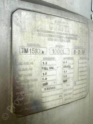 1,000 升 Giusti 夹套罐,表面刮削式过度混合,底部高剪切