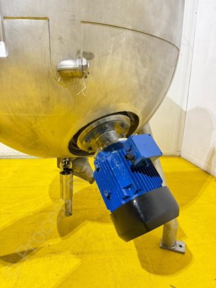 1,000 升 Giusti 夹套罐,表面刮削式过度混合,底部高剪切