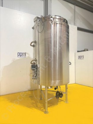 2,000升不锈钢夹套罐，带顶部安装的全清洗搅拌器