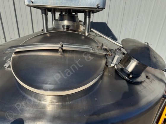 3,800 升不锈钢夹套罐（带全扫搅拌器