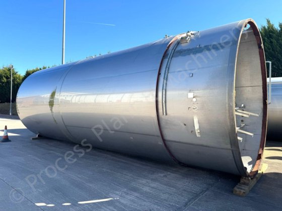 77,500 升不锈钢保温包覆液体储罐，带底部搅拌器