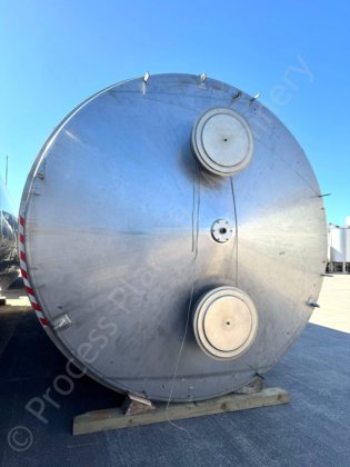 77,500 升不锈钢保温包覆液体储罐，带底部搅拌器